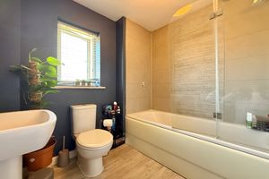 Family Bathroom- click for photo gallery